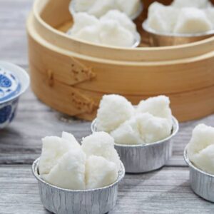 White Huat Kueh 白发糕 (Various Sizes)