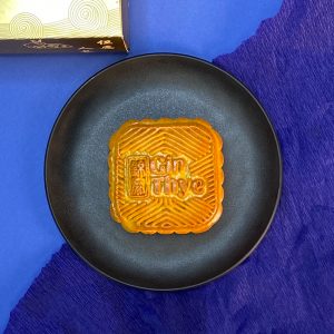 ginthye traditional baked mooncakes in 10 different flavours